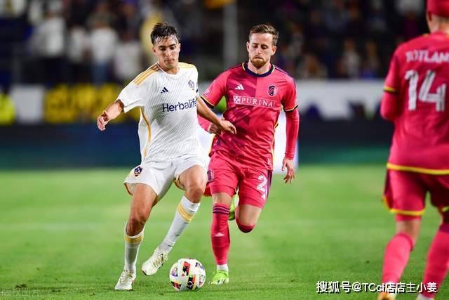 大巴黎锋线迎集体爆发 1隐患或致红军客场难胜